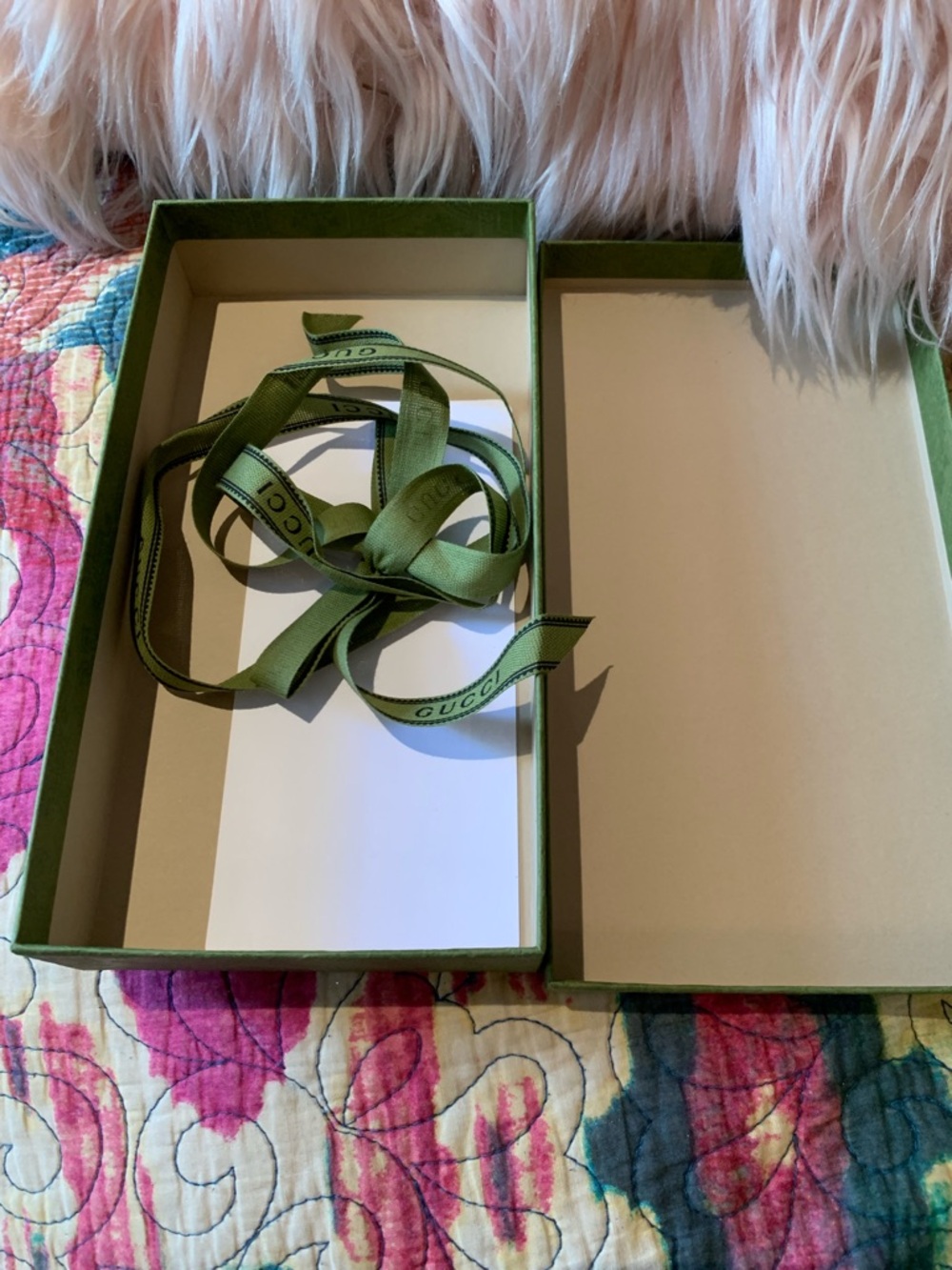 ❤️GUCCI 🎁 GIFT BOX❤️EXCELLENT CONDITION!! - Picture 4 of 9